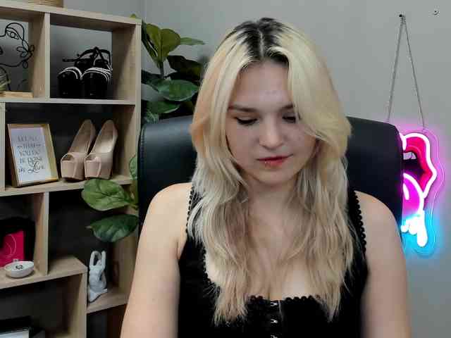 SweetLilyxo webcam