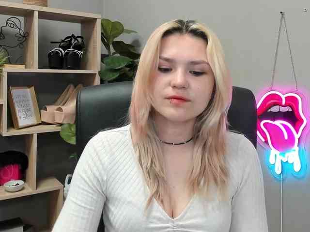 SweetLilyxo webcam