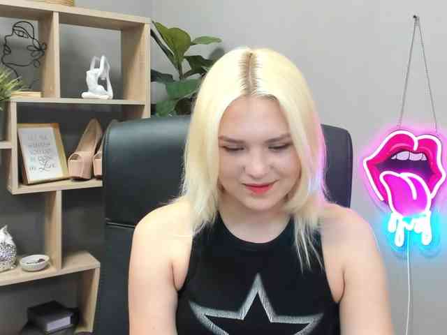 SweetLilyxo webcam