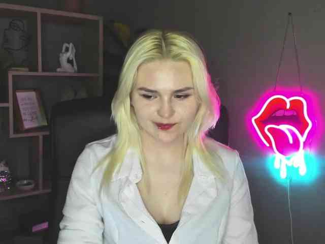 SweetLilyxo webcam