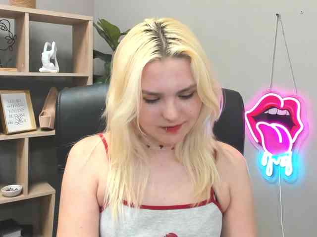 SweetLilyxo webcam