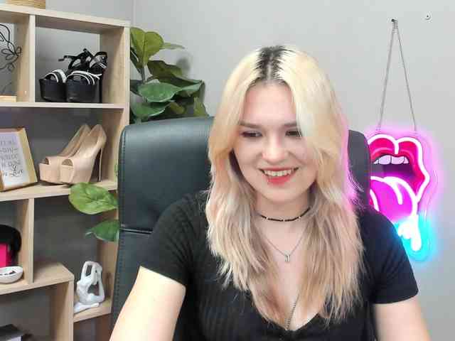 SweetLilyxo webcam