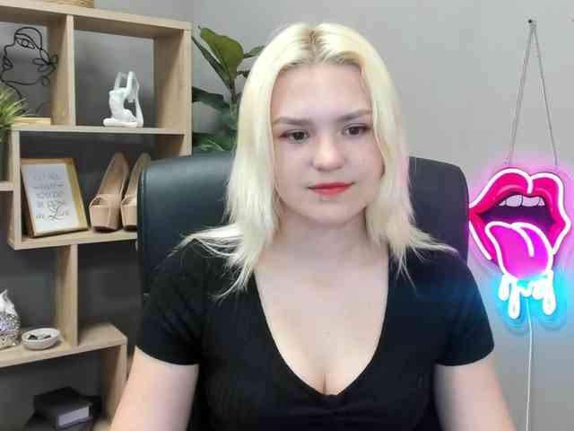 SweetLilyxo webcam