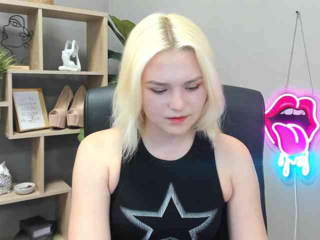 SweetLilyxo webcam