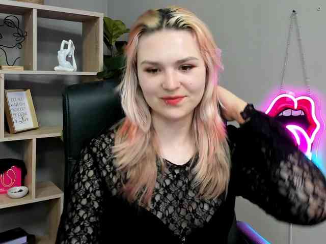 SweetLilyxo webcam