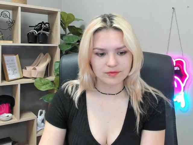SweetLilyxo webcam