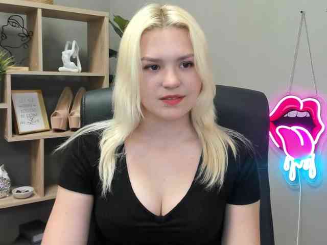 SweetLilyxo webcam
