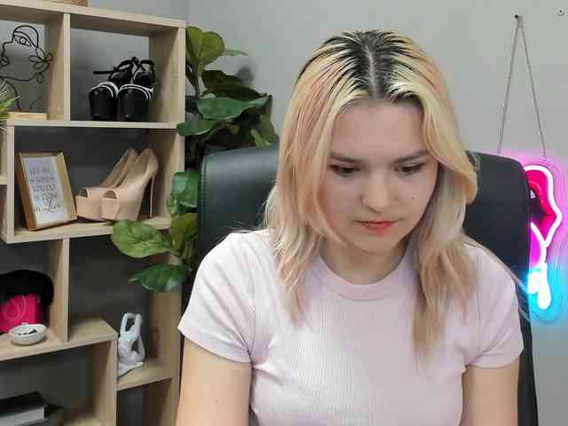 SweetLilyxo webcam