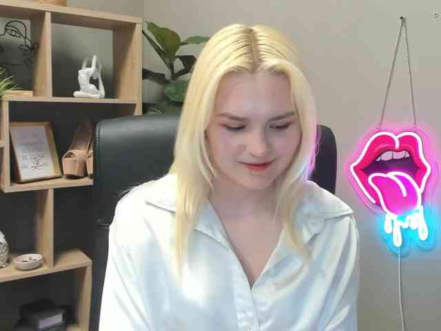 SweetLilyxo webcam