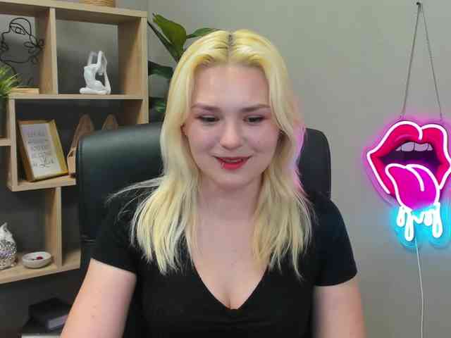 SweetLilyxo webcam