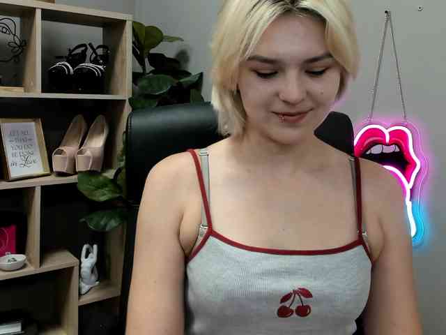 SweetLilyxo webcam