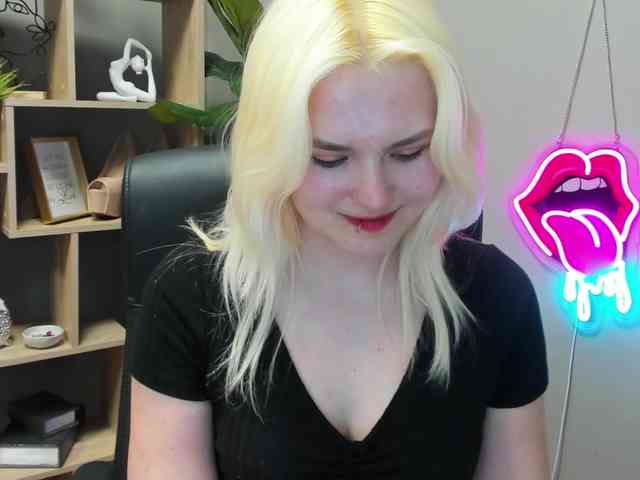 SweetLilyxo webcam