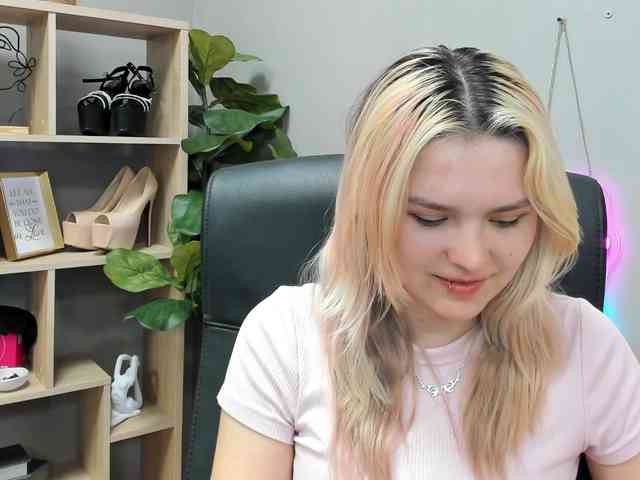 SweetLilyxo webcam