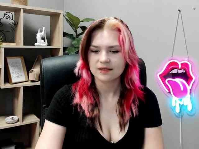 SweetLilyxo webcam