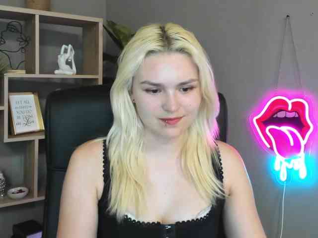SweetLilyxo webcam