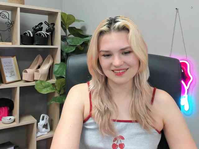 SweetLilyxo webcam