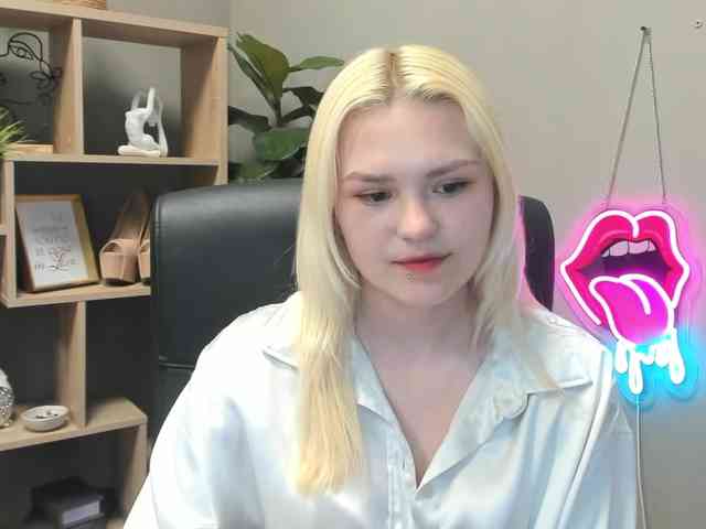 SweetLilyxo webcam