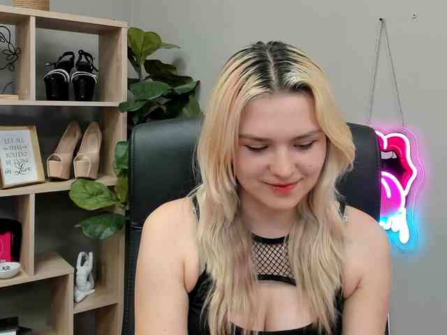 SweetLilyxo webcam