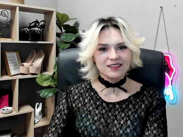 SweetLilyxo webcam