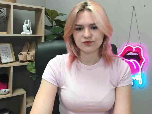 SweetLilyxo webcam