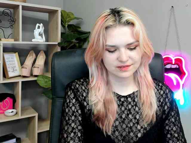 SweetLilyxo webcam