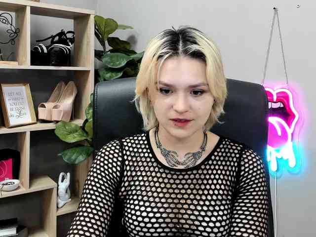 Model: SweetLilyxo
