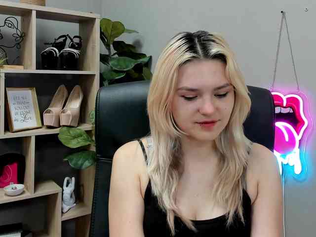 SweetLilyxo webcam