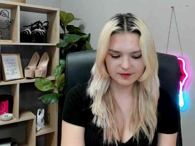 SweetLilyxo webcam