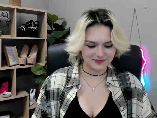 Model: SweetLilyxo