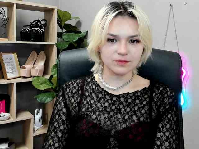 Model: SweetLilyxo