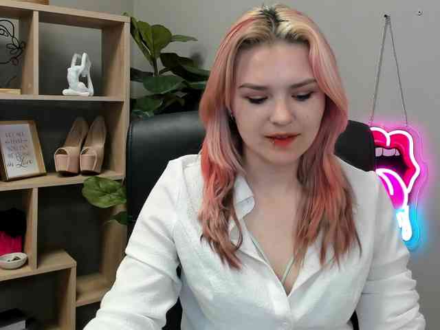 SweetLilyxo webcam