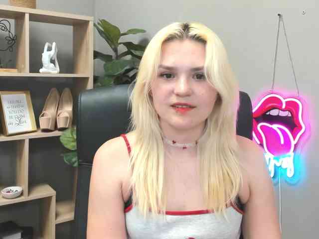 SweetLilyxo webcam