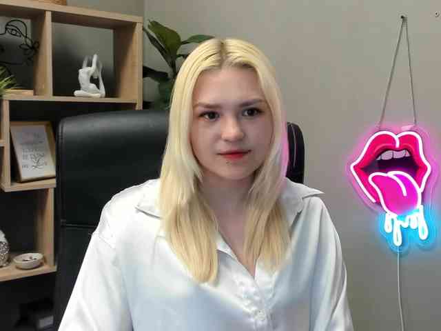 SweetLilyxo webcam