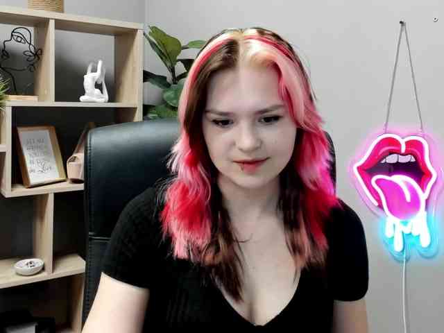 SweetLilyxo webcam