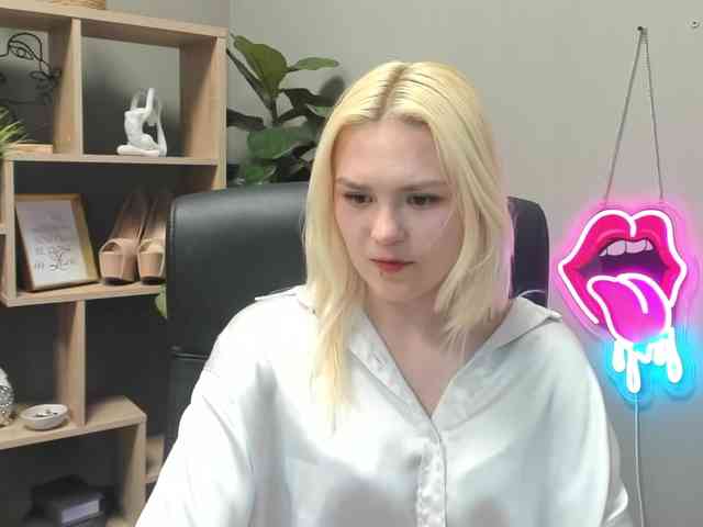 SweetLilyxo webcam