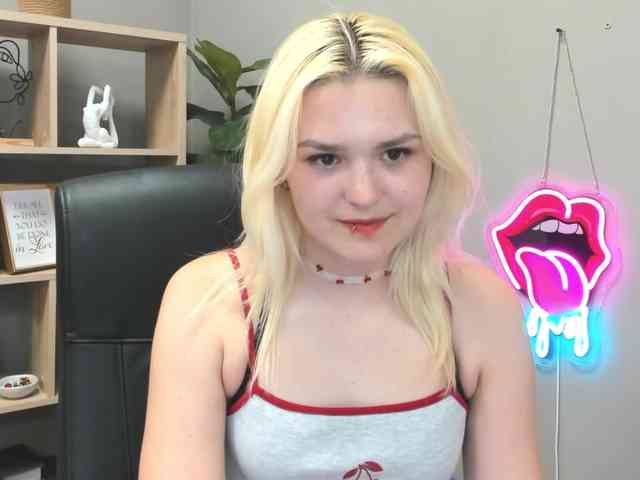 SweetLilyxo webcam