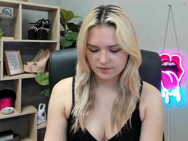 SweetLilyxo webcam