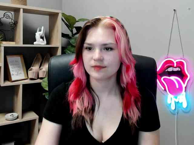 SweetLilyxo webcam