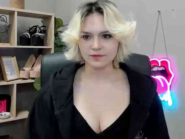 Model: SweetLilyxo