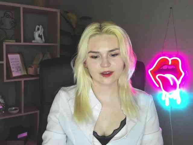 SweetLilyxo webcam