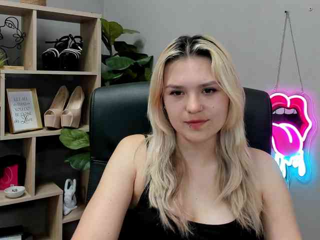 Model: SweetLilyxo