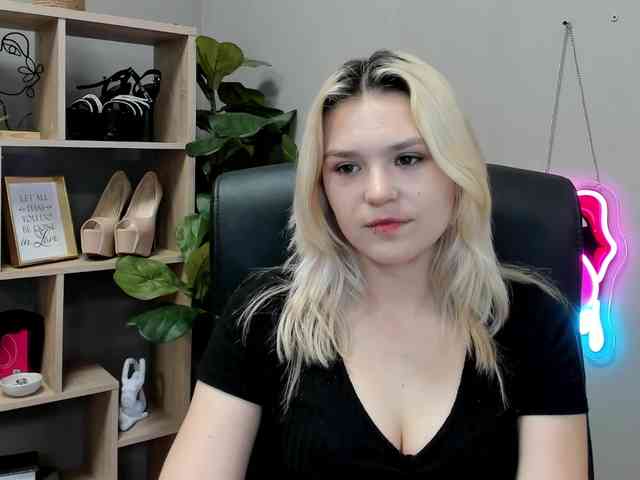 SweetLilyxo Live Webcam on BongaCams