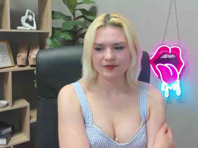 SweetLilyxo webcam