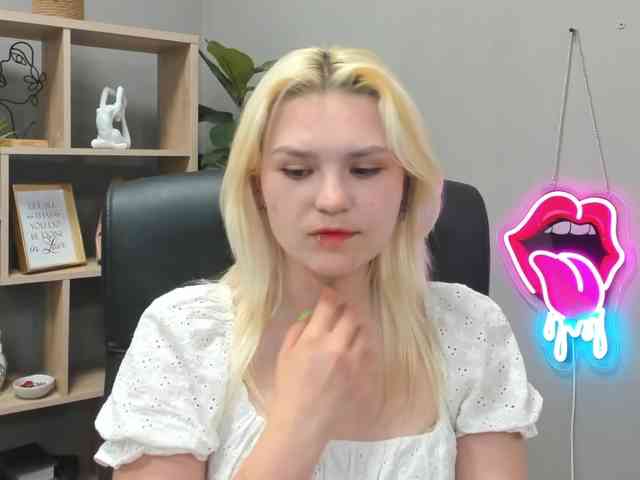 SweetLilyxo webcam