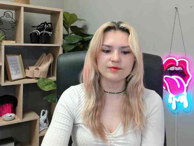 SweetLilyxo webcam