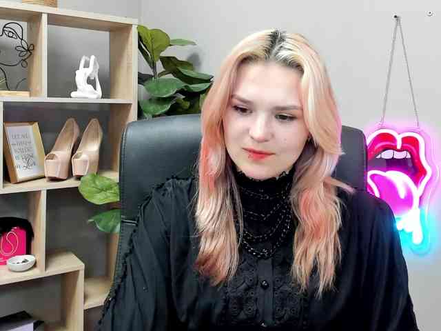SweetLilyxo webcam