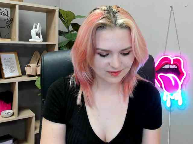 SweetLilyxo webcam