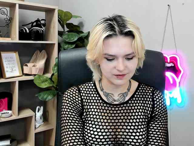 SweetLilyxo SweetLilyxo