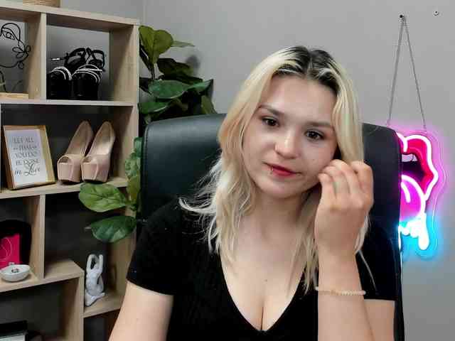 SweetLilyxo webcam