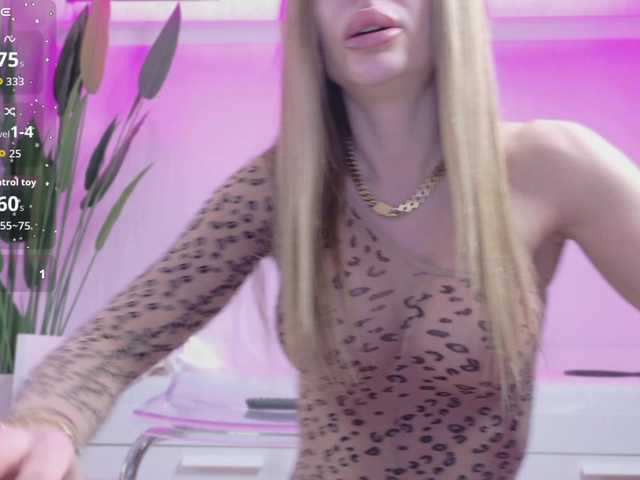 kaseyquinn's BongaCams show and profile